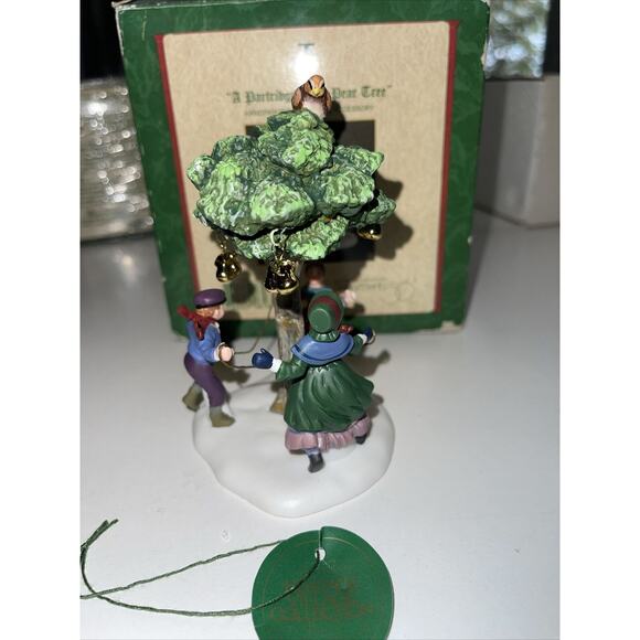 Department 56-12 DAYS-DICKENS Heritage Village #1 Partridge in a Pear Tree - Picture 4 of 7